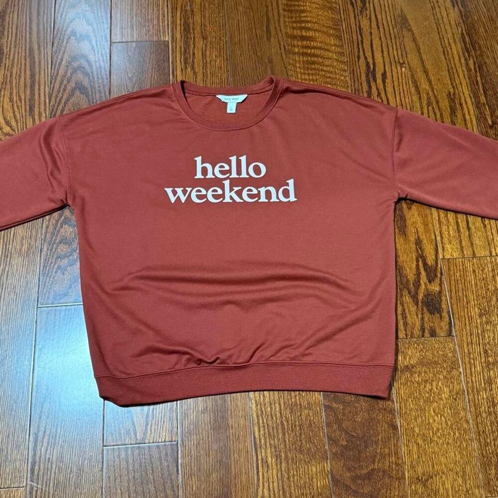 Nine west burgundy sweatshirt with